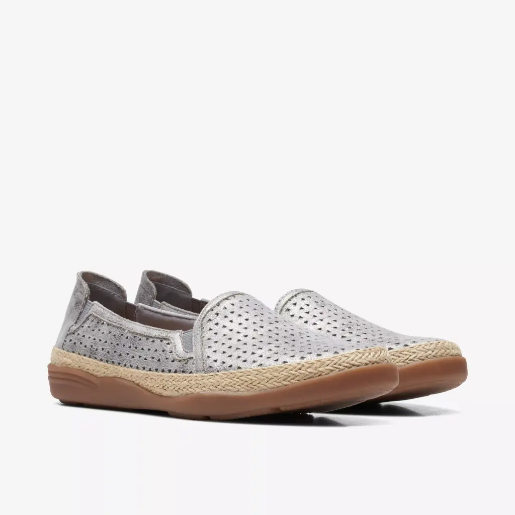 Clarks Of England Clarks Elaina Ruby Slip-On Shoe Para Mujer - Pewter 7 1/2 Wide | 889002994407 TRG187797052