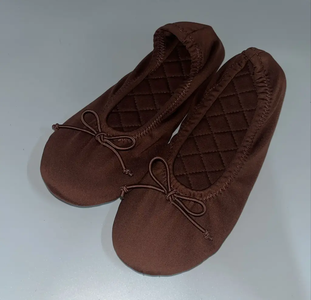 Zapatillas De Bailarina Isotoner Para Mujer - Cafe 4 Medium | 194194270247 TRG188381407