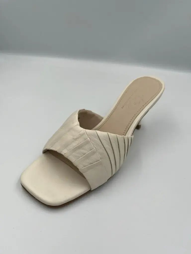Zapatos De Tacón De Aguja Juliette Para Mujer De Journee Signature - Hueso 9 Mediano | TRG185045463