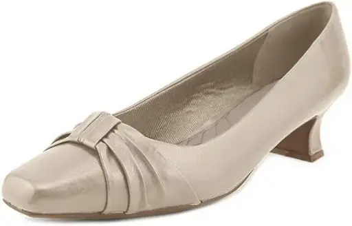 [Easy Street Womens Waive Kitten Heel Pumps - BONE 7 1/2 WIDE] Zapatos De Tacón Bajo Easy Street Para Mujer - Hueso 7 1/2 Ancho | TRG185041041